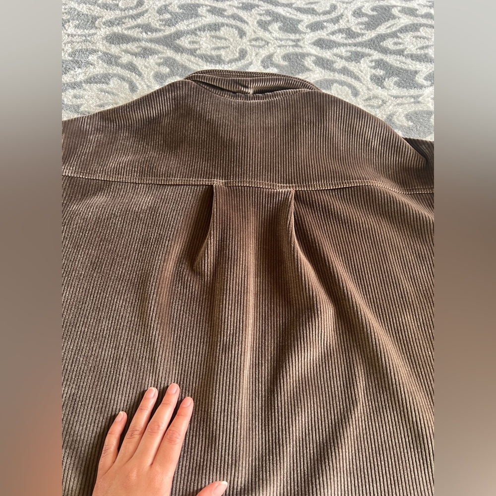 Alo Yoga Ribbed Velour Mountain Side Shacket - Macchiato - Picture 6 of 9